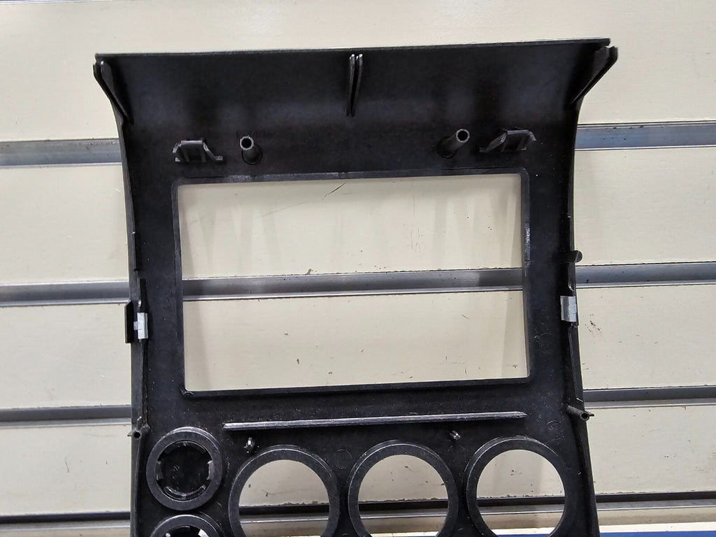 🔥04-07 NISSAN ARMADA STEREO RADIO DASH SURROUND PANEL TRIM BEZEL GREY