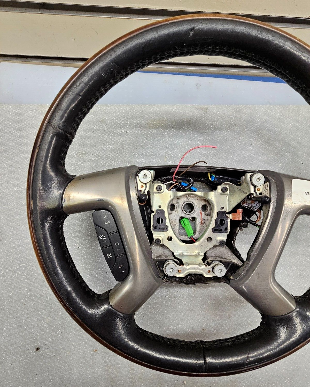 🔥2007-2014 Chevrolet Silverado Sierra Tahoe Yukon Leather Steering Wheel Black