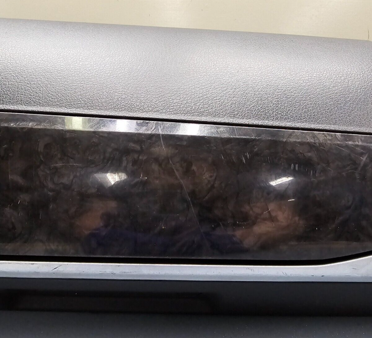 🔥08-10 TOWN COUNTRY DASH UPPER GLOVE BOX STORAGE COMPARTMENT DOOR BLACK/WOOD