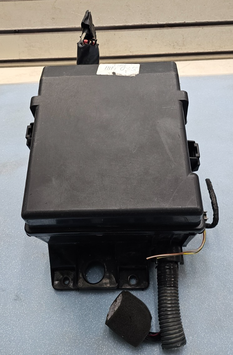 🔥04-25 Nissan Armada Frontioer NV1500 TITAN Relay Box Fusible Link Holder Cover