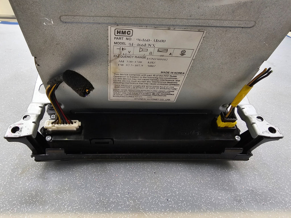 🔥09-12 Hyundai Veracruz Dash AM FM CD Player Radio Receiver Trim Bezel OEM