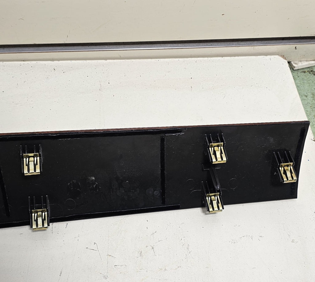🔥07-13 Suburban TAHOE YUKON Dash Radio Bezel Trim RIGHT Panel w/ Vent WOOD B36