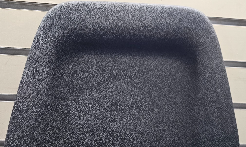 🔥07-13 Yukon Tahoe Suburban Front Right Passenger Seat Back Panel Cover Black