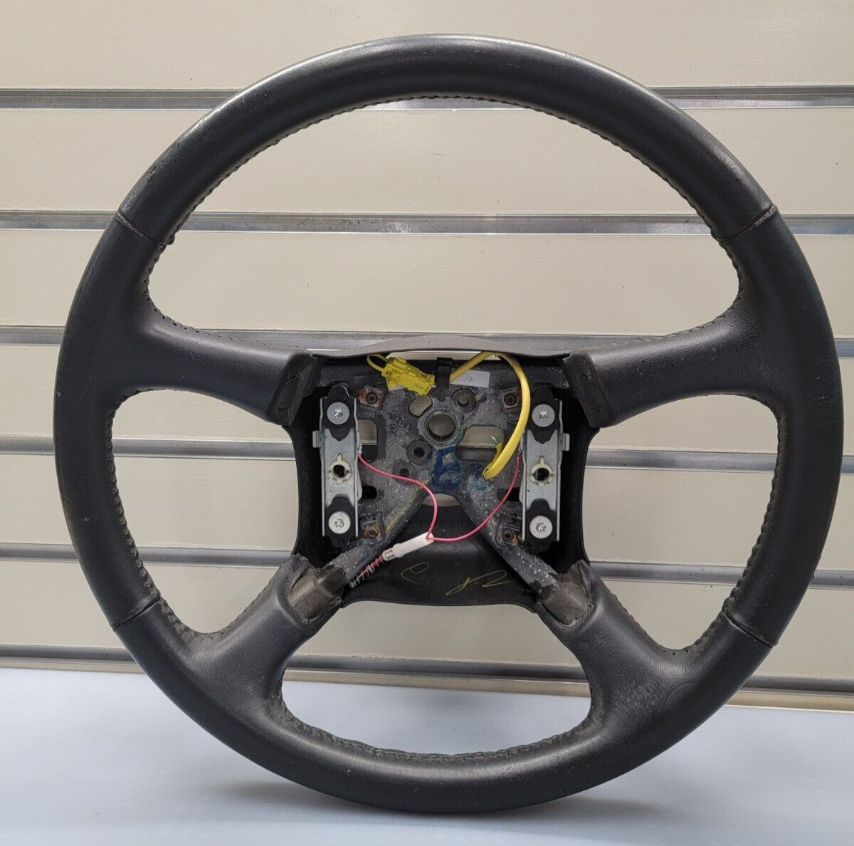 99-02 Chevy Silverado Tahoe Suburban Blazer SONOMA Steering Wheel Leather black