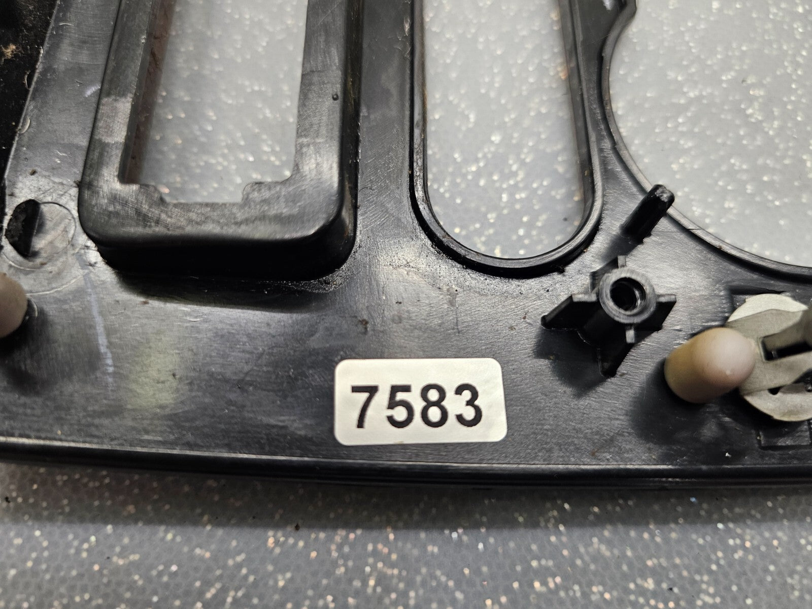 08-09 Taurus Sable Center Dash AM FM Radio Display Climate Bezel Trim Panel Wood