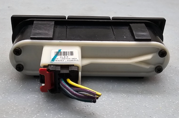 🔥06-09 FUSION MERCURY MILAN CENTER DASH HAZARD BUTTON SWITCH PASS RADIO BEZEL