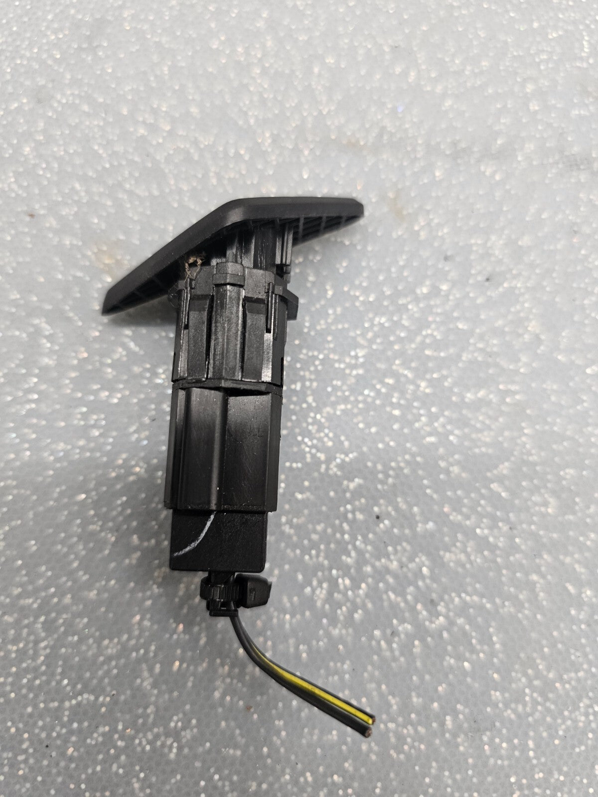 🔥00-04 FORD FOCUS TRUNK LID RELEASE TAILGATE OPENING SWITCH BUTTON ASSEMBLY OEM