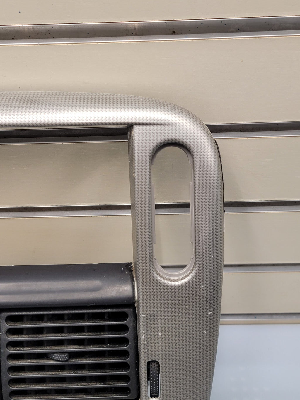 02-05 FORD EXPLORER RADIO AUDIO CLIMATE TEMPERATURE CONTROL BEZEL TRIM silver