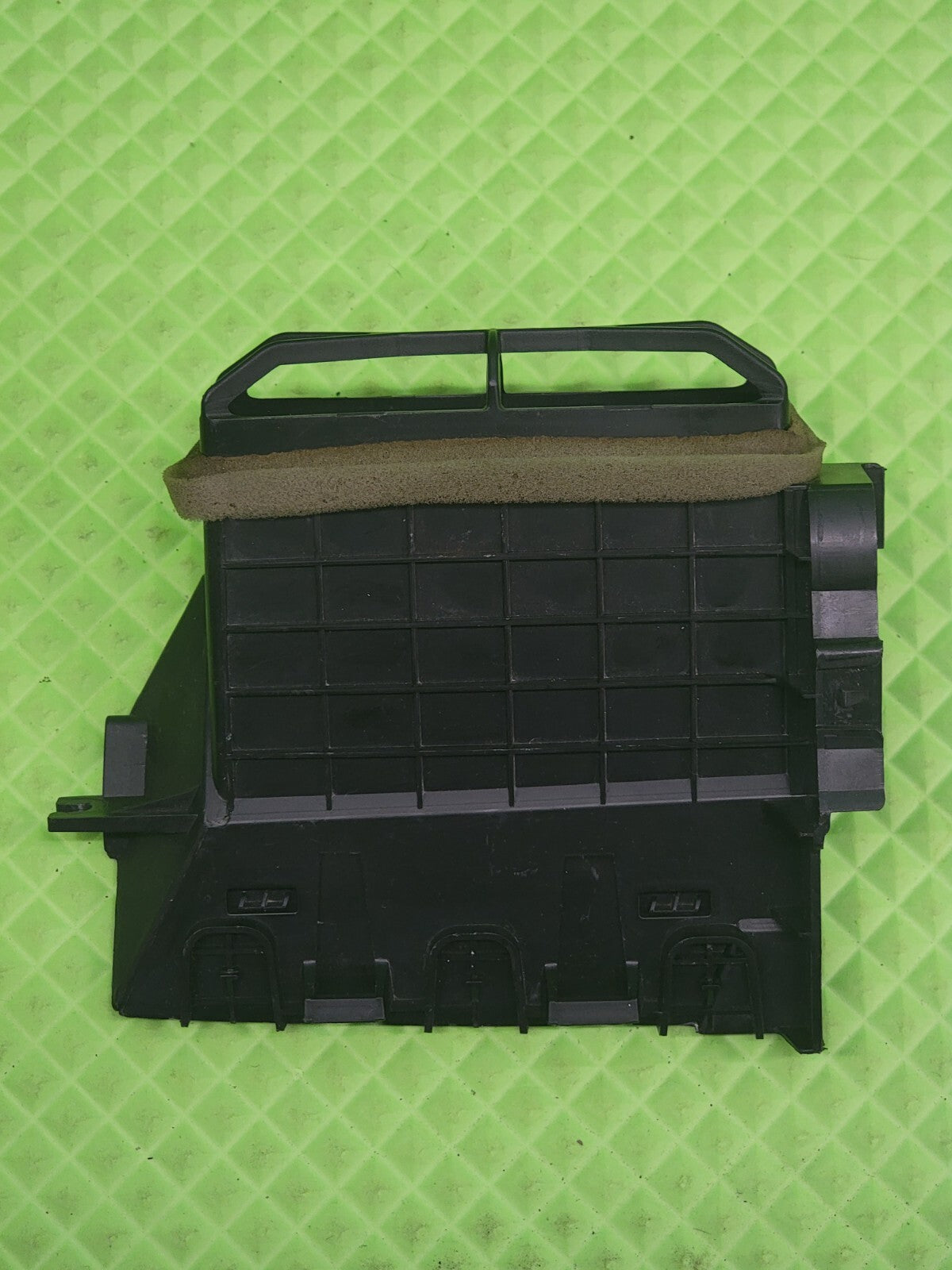 🔥2007-2012 Nissan Versa Dash Center Air Vent Louver VT20