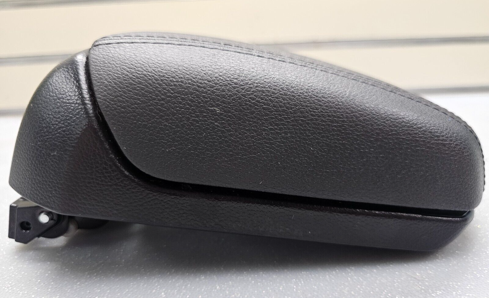 🔥10-16 Cruze Front Center Console Arm Rest Lid Cover Top Pad Assembly Black OEM