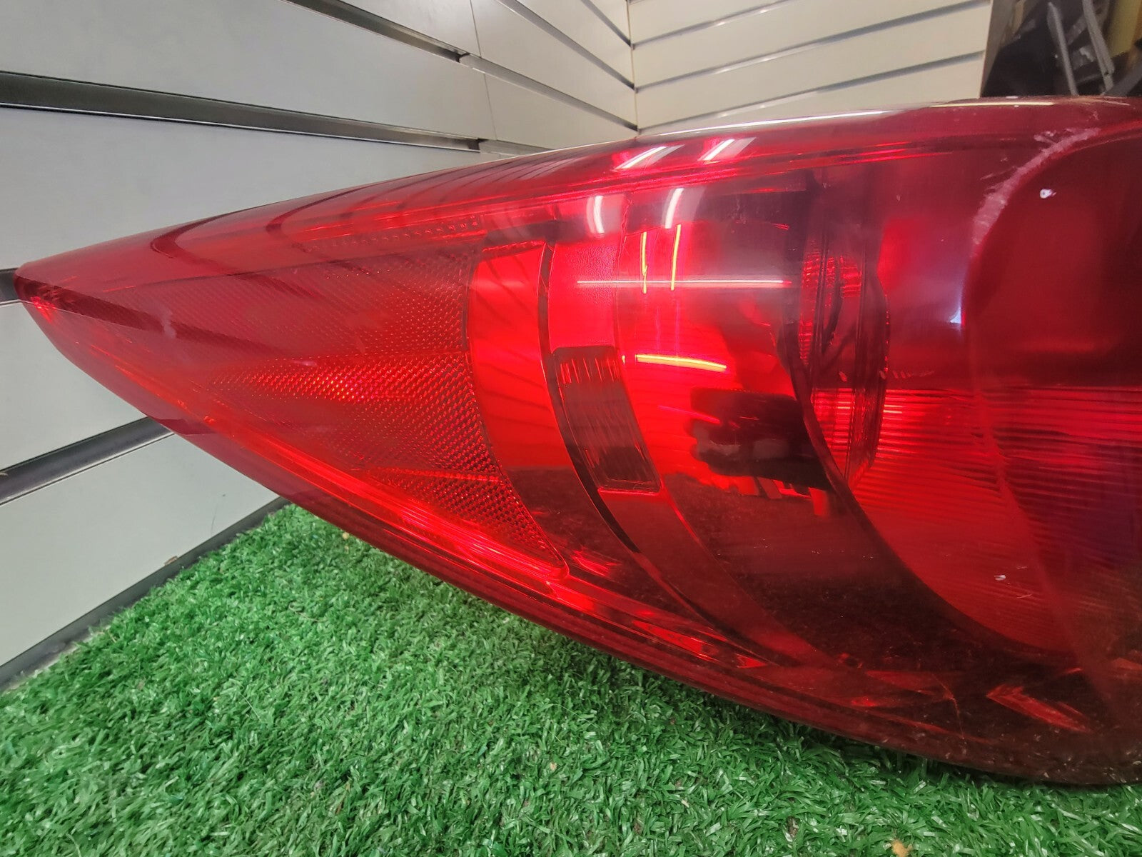 🔥2011-2014 Hyundai Sonata Tail Light Assembly Lamp Left Driver Chrome Outer
