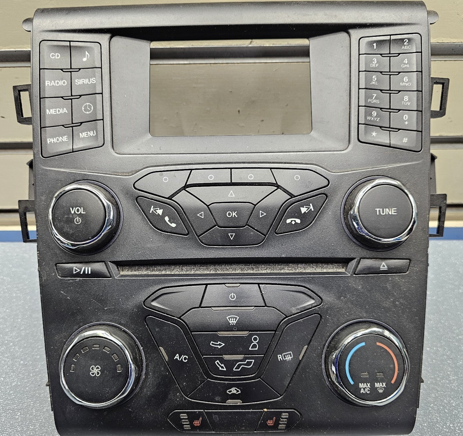 13-16 FUSION RADIO STEREO AUDIO CLIMATE HEATER BEZEL TRIM INSTRUMENT PANEL BLACK