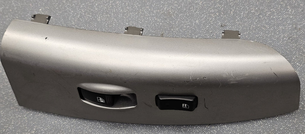 🔥05-10 Kia Sportage Front Right Passenger Window Control Switch Bezel Silver