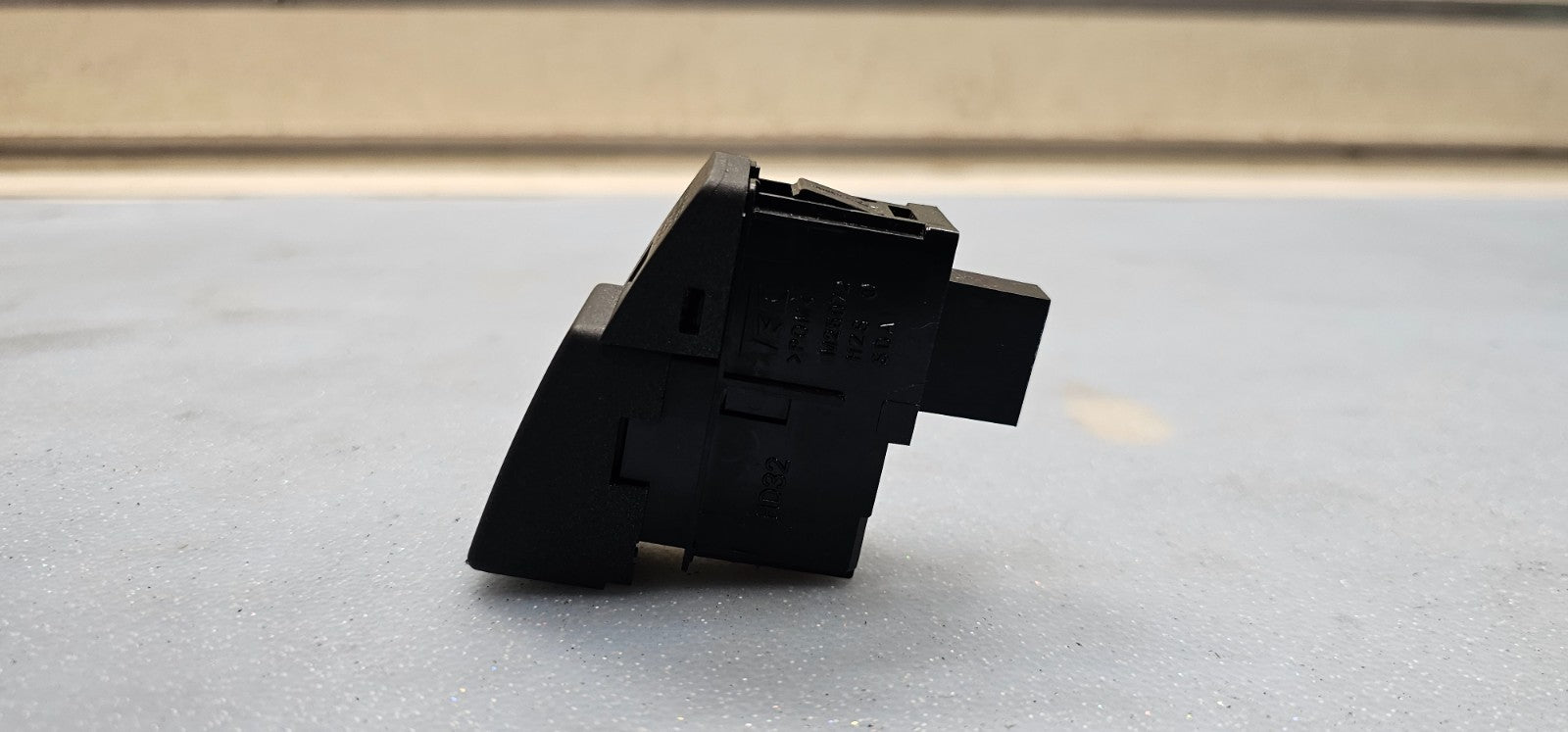 🔥05-07 Accord Odyssey Hazard Warning Flasher Light Switch Button Assembly Black
