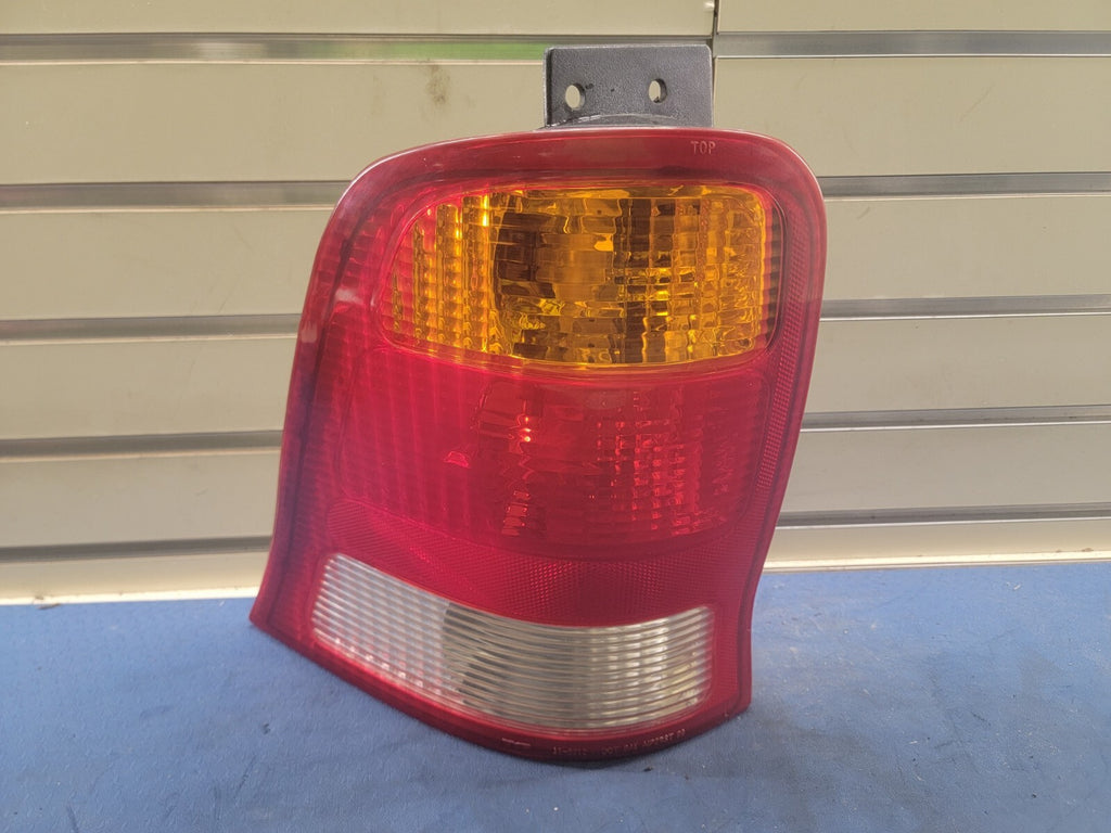 🔥99-03 Ford Windstar Rear Tail Light Lamp Right Passenger Assembly Chrome OEM