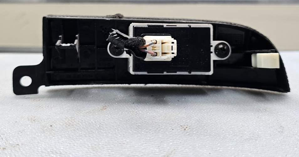 05-07 Sonata Dash Right Passenger Sensor Display Seat Belt Reminder Light Black
