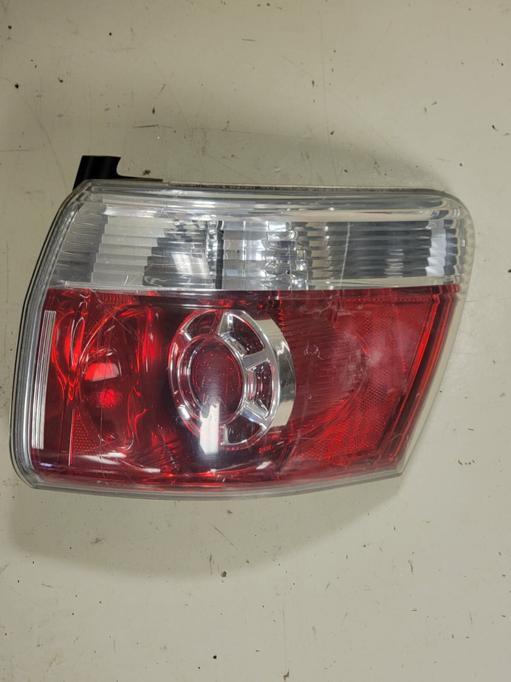 🔥2007 - 2012 GMC ACADIA PASSENGER Side Tail LED Light Rear Lamp