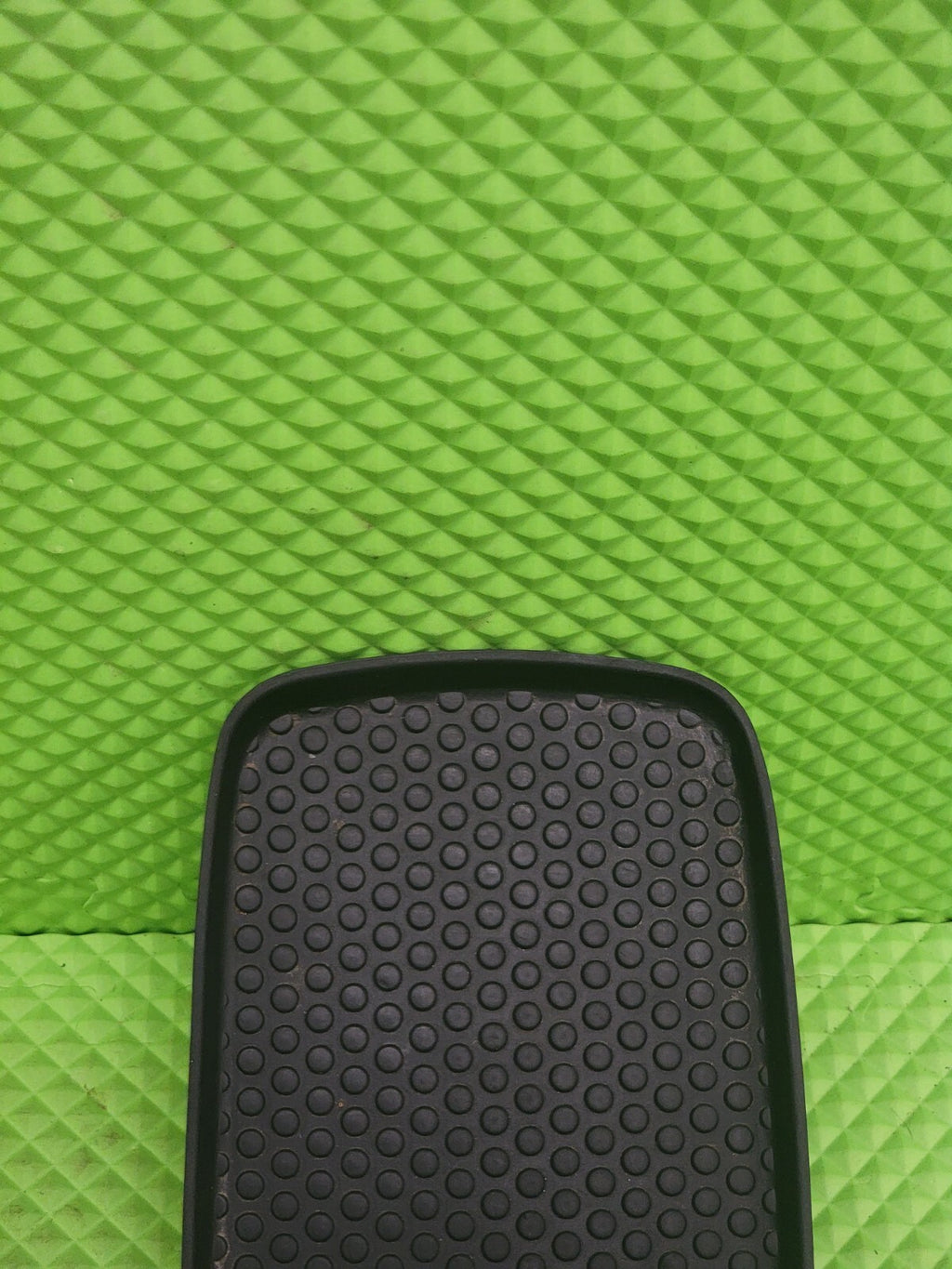 🔥03-06 Chevy SILVERADO SIERRA Center Console Armrest Lid Insert Tray RUBBER MAT