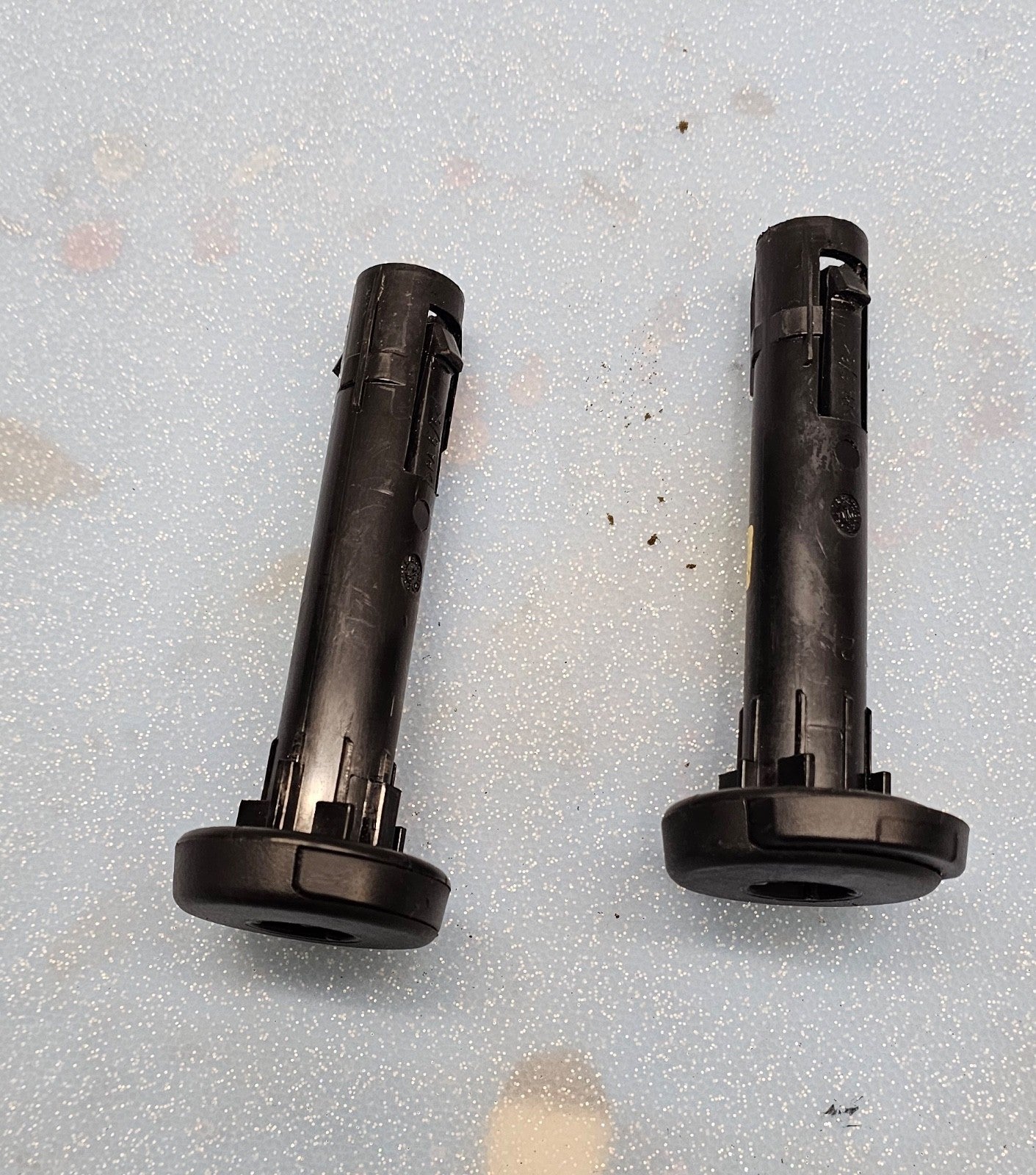 🔥08-12 Ford Escape Left Right Middle Rear Seat Headrest Head Rest Lock Guides