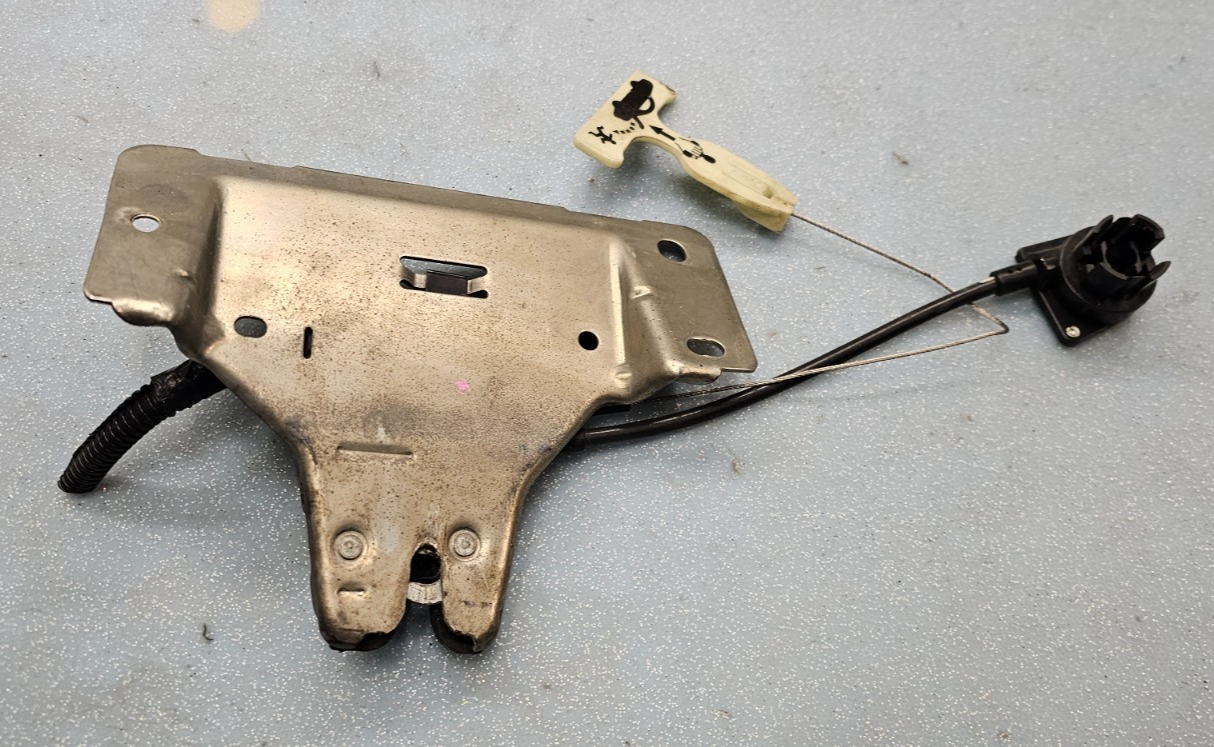 03-06 Lincoln Town Car Trunk Latch Release Actuator Deck Lid Door Lock Assembly