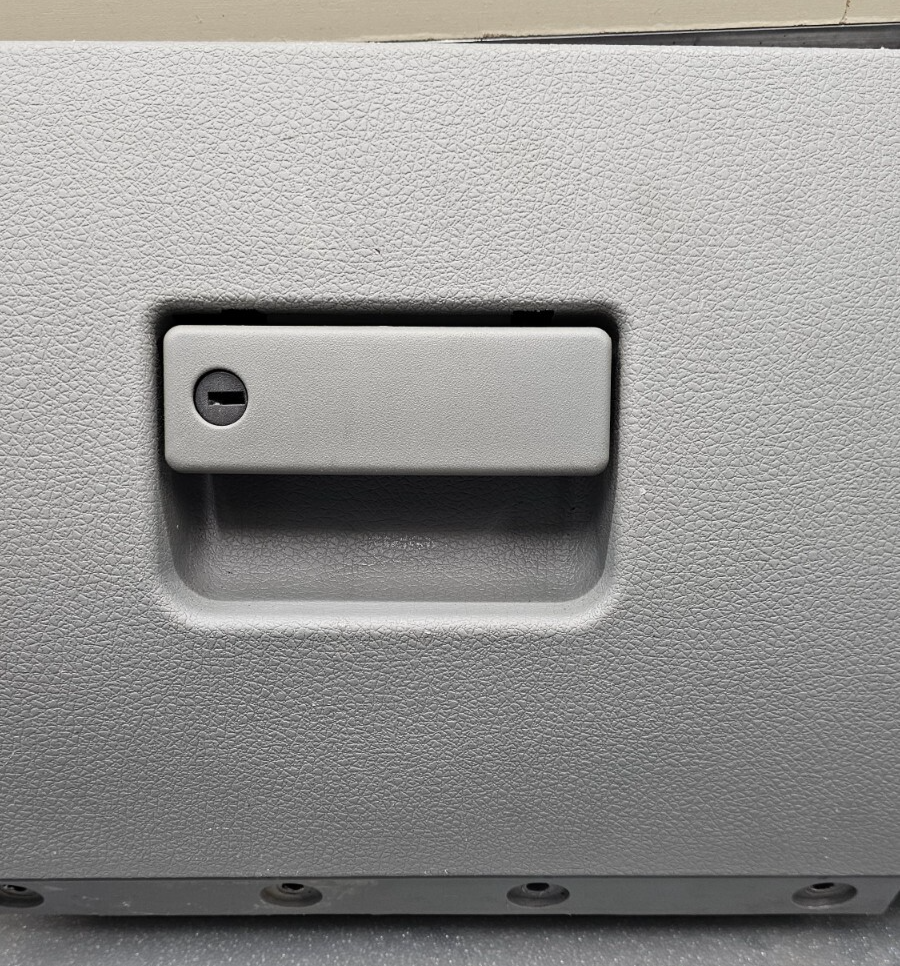 05-09 MUSTANG Dash Glove Box Storage Compartment Assembly Instrument Panel Gray
