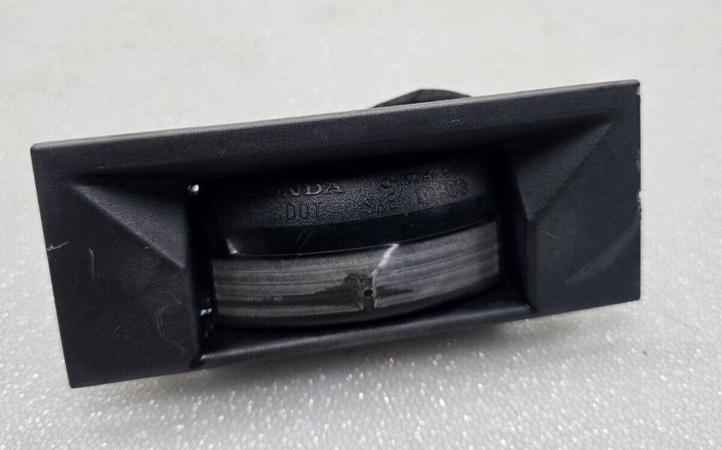 🔥2005-2007 Honda Odyssey license plate light Assembly OEM C102