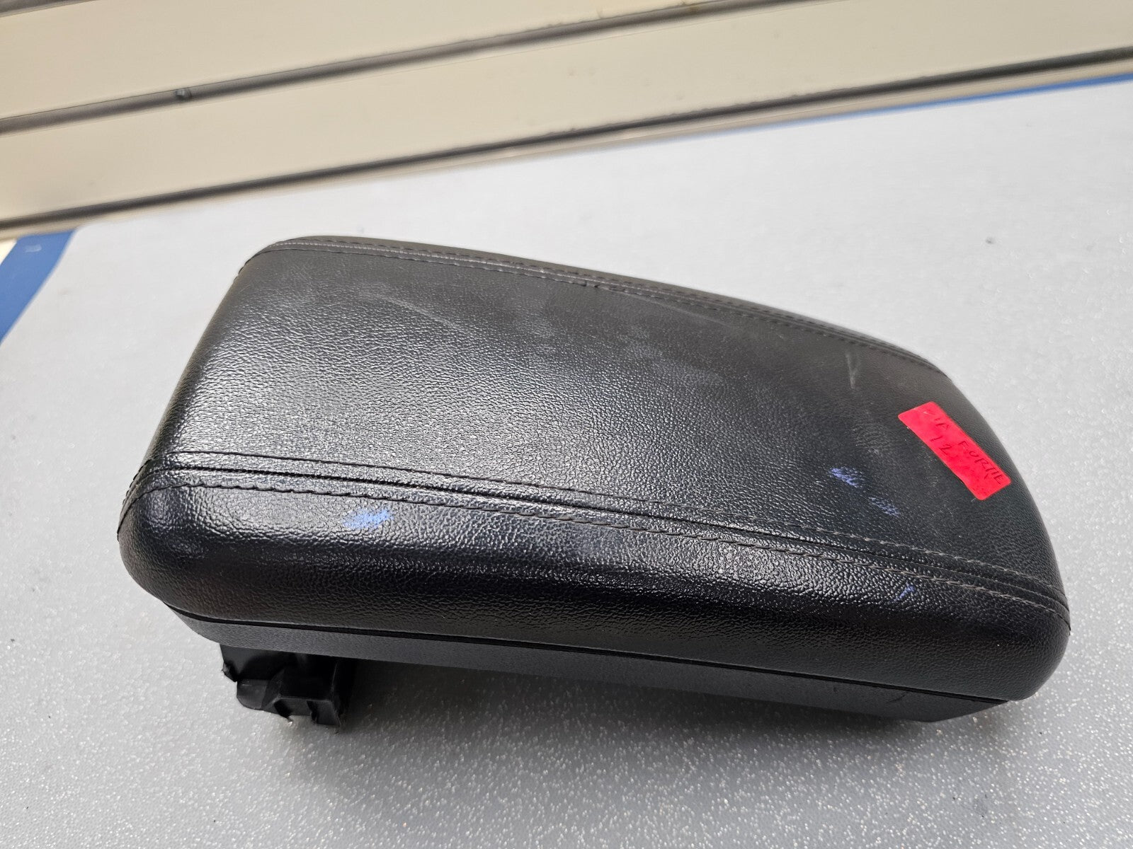 🔥2010-2013 Kia Forte Koup Center Console Leather Lid Arm Rest Storage Black OEM