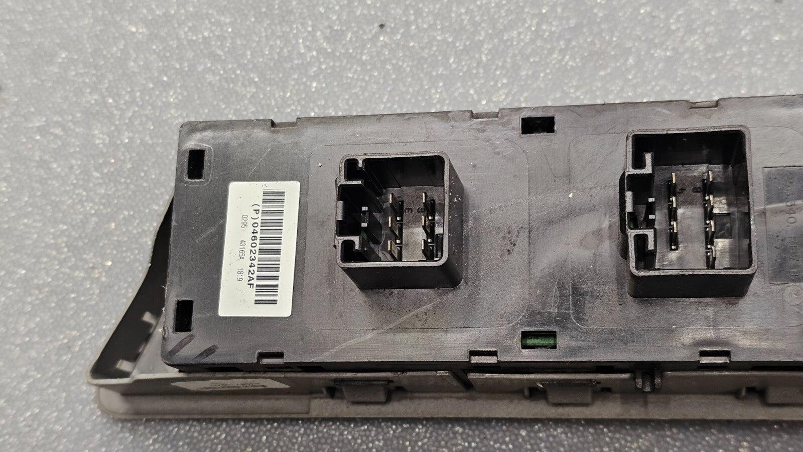 04-06 Charger Magnum Durango Dakota Left Driver Master Power Window Switch Gray