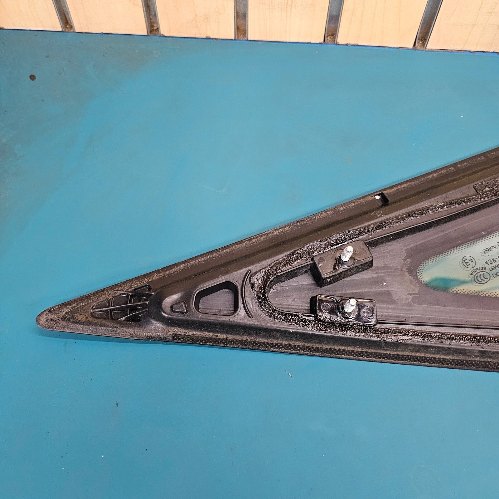 🔥2011 - 2014 Hyundai Sonata Passengers RIGHT Quarter Glass  w/ Chrome Strip OEM