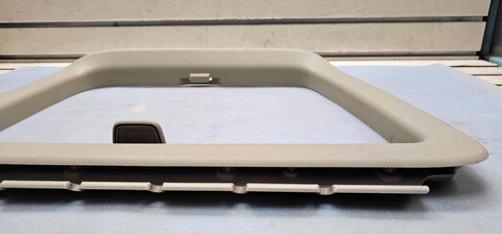 🔥06-09 Jeep Commander Right Passenger Side Rear Window Trim Molding Panel TAN 