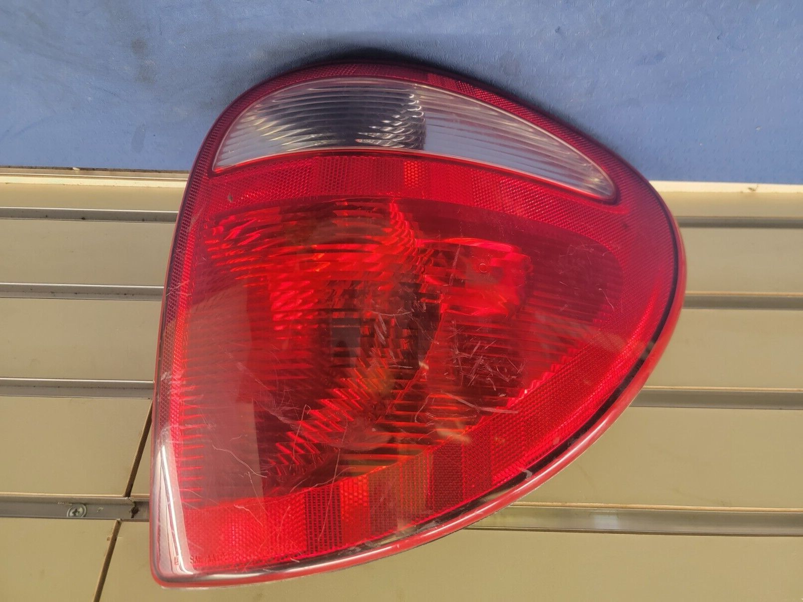 🔥04-07 chrysler Town Country Dodge Grand Caravan Passenger Tail light Assembly