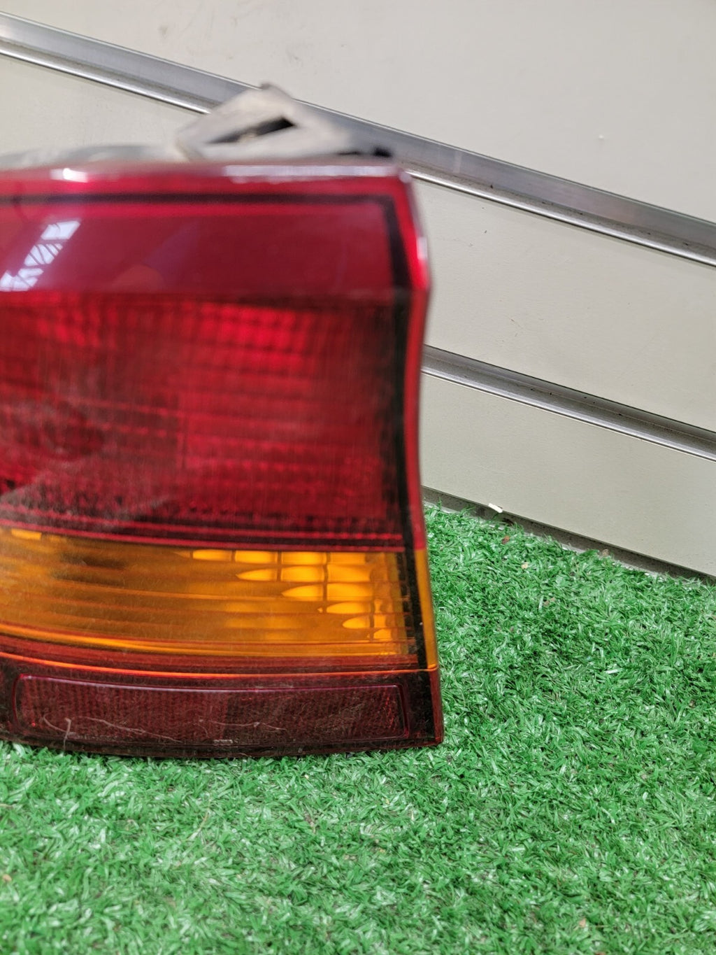 🔥00-04 Subaru Legacy Tail Light Assembly Lamp Left Driver Outback Chrome