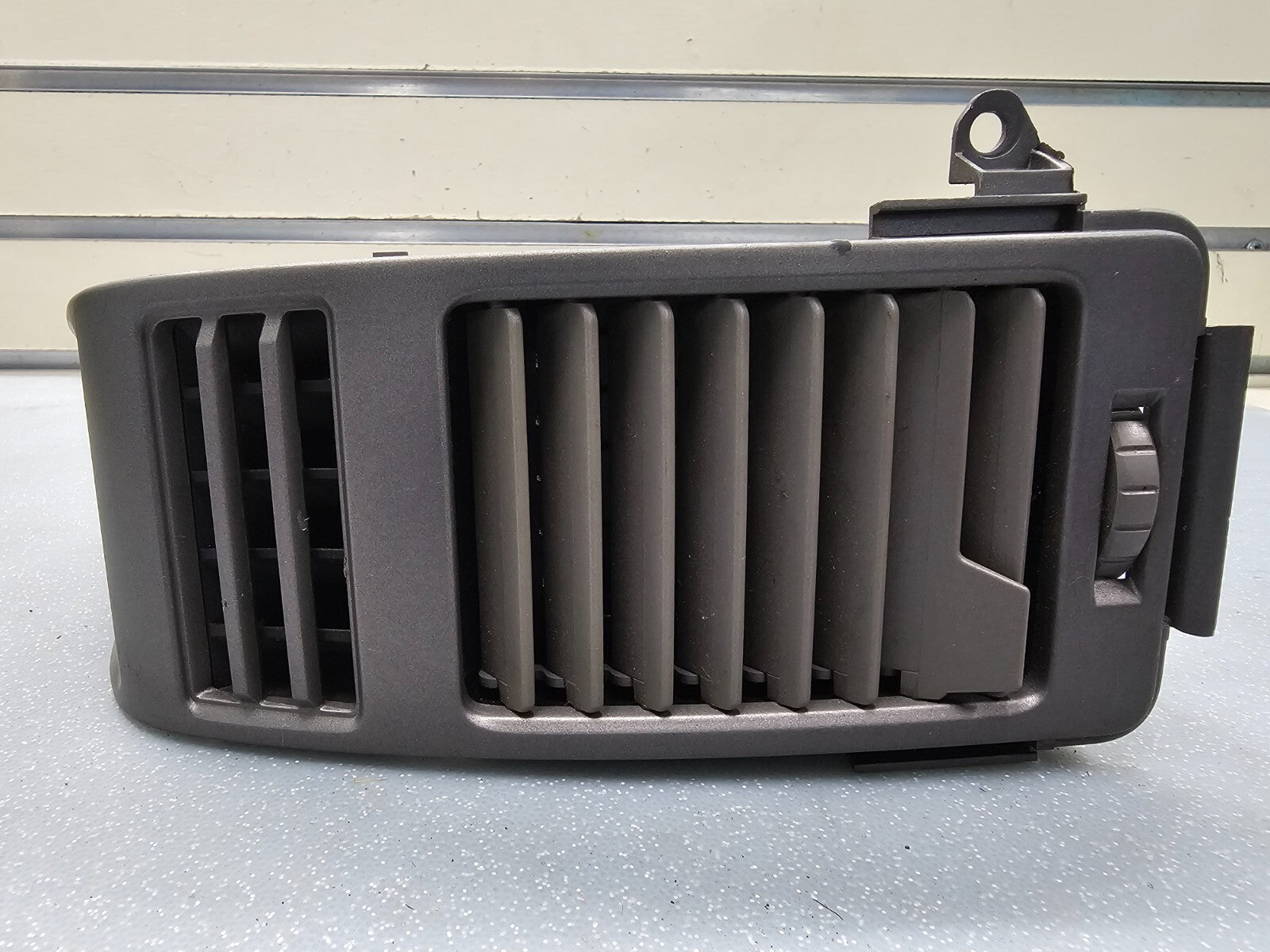 05-15 TITAN ARMADA QX56 DASH RIGHT PASSENGER AIR VENT HEATER FILTER CONDITIONER