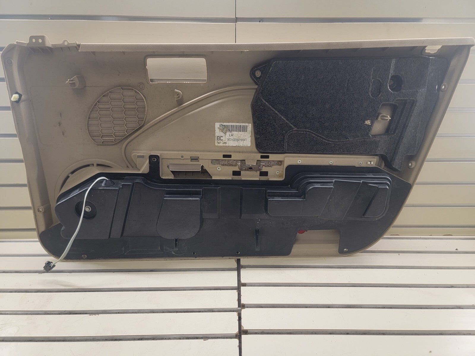 🔥2005-2009 Ford Mustang interior Door Panel Front left Driver Side TAN Auto
