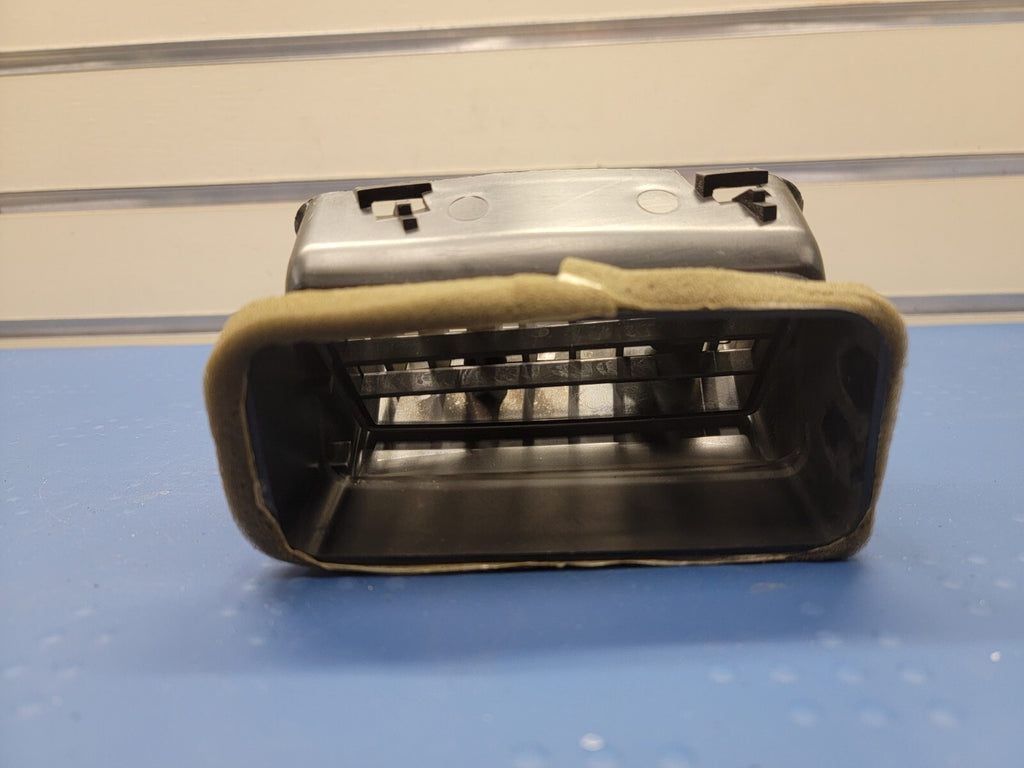 🔥04-07 NISSAN ARMADA 04-15 TITAN QX56 Left Driver Dash Center AIR VENT TAN OEM