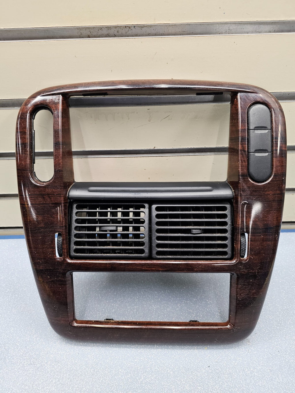 02-05 FORD EXPLORER RADIO AUDIO CLIMATE TEMPERATURE CONTROL BEZEL TRIM WOODGRAIN