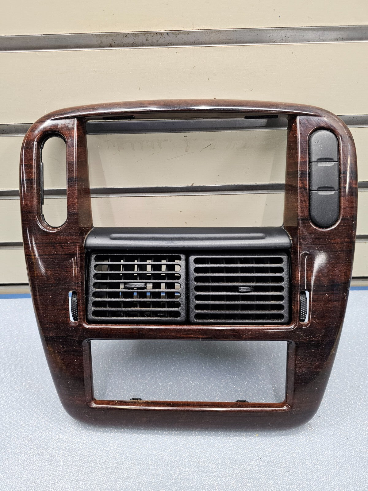 02-05 FORD EXPLORER RADIO AUDIO CLIMATE TEMPERATURE CONTROL BEZEL TRIM WOODGRAIN