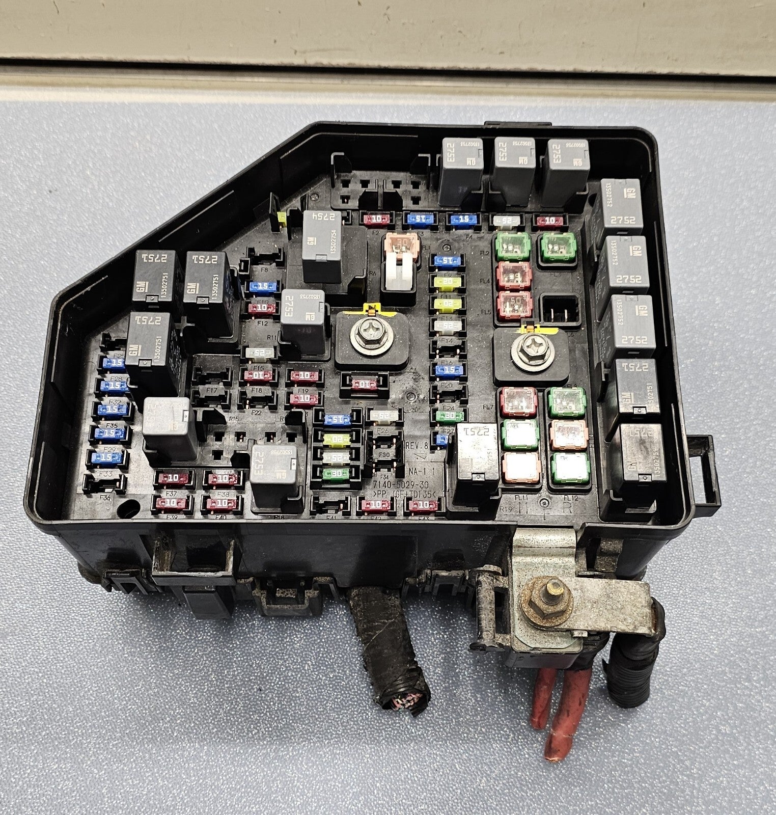 🔥09-10 Acadia Outlook Engine Fuse Relay Box Accessory Wiring Circuit Junction
