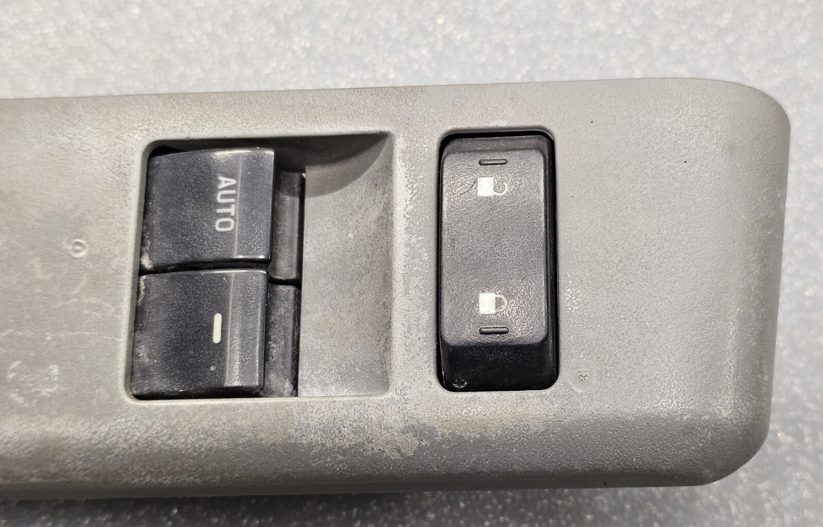 🔥2009-2014 Ford E150 E250 Left Driver Master  Window Switch OEM Gray