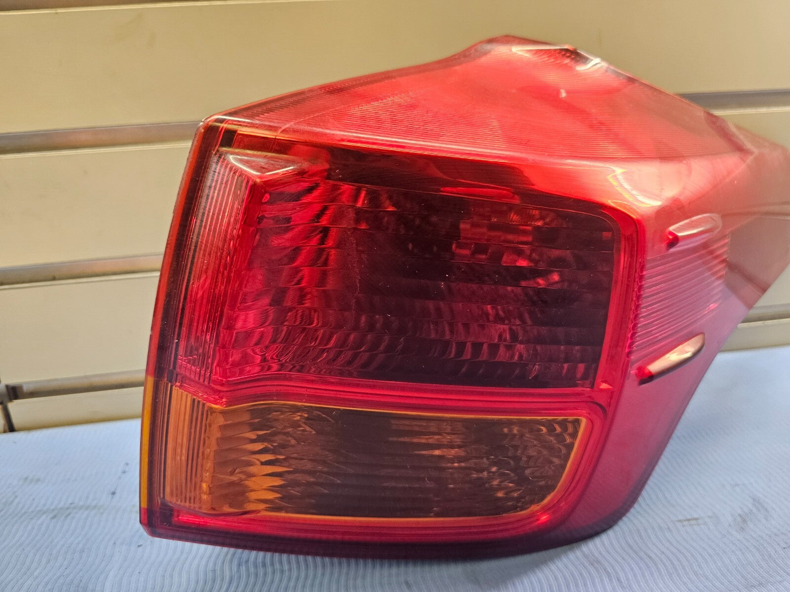 13-16 Toyota RAV4 Rear Outer Right Passenger Tail Brake Stop light Lamp Assembly