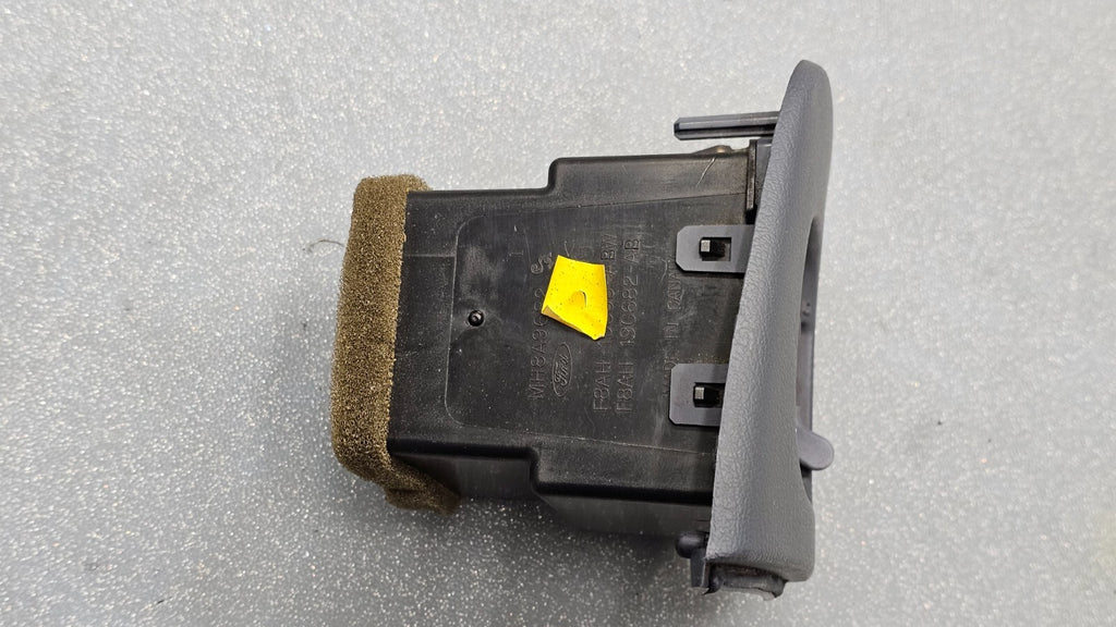 98-11 Grand Marquis Crown Victoria Dash Right Passenger AC Heater Air Vent Black