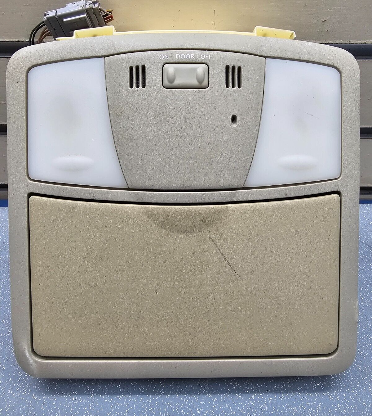 🔥09-14 Maxima Murano Overhead Roof Console Interior Storage Dome Map Light Tan