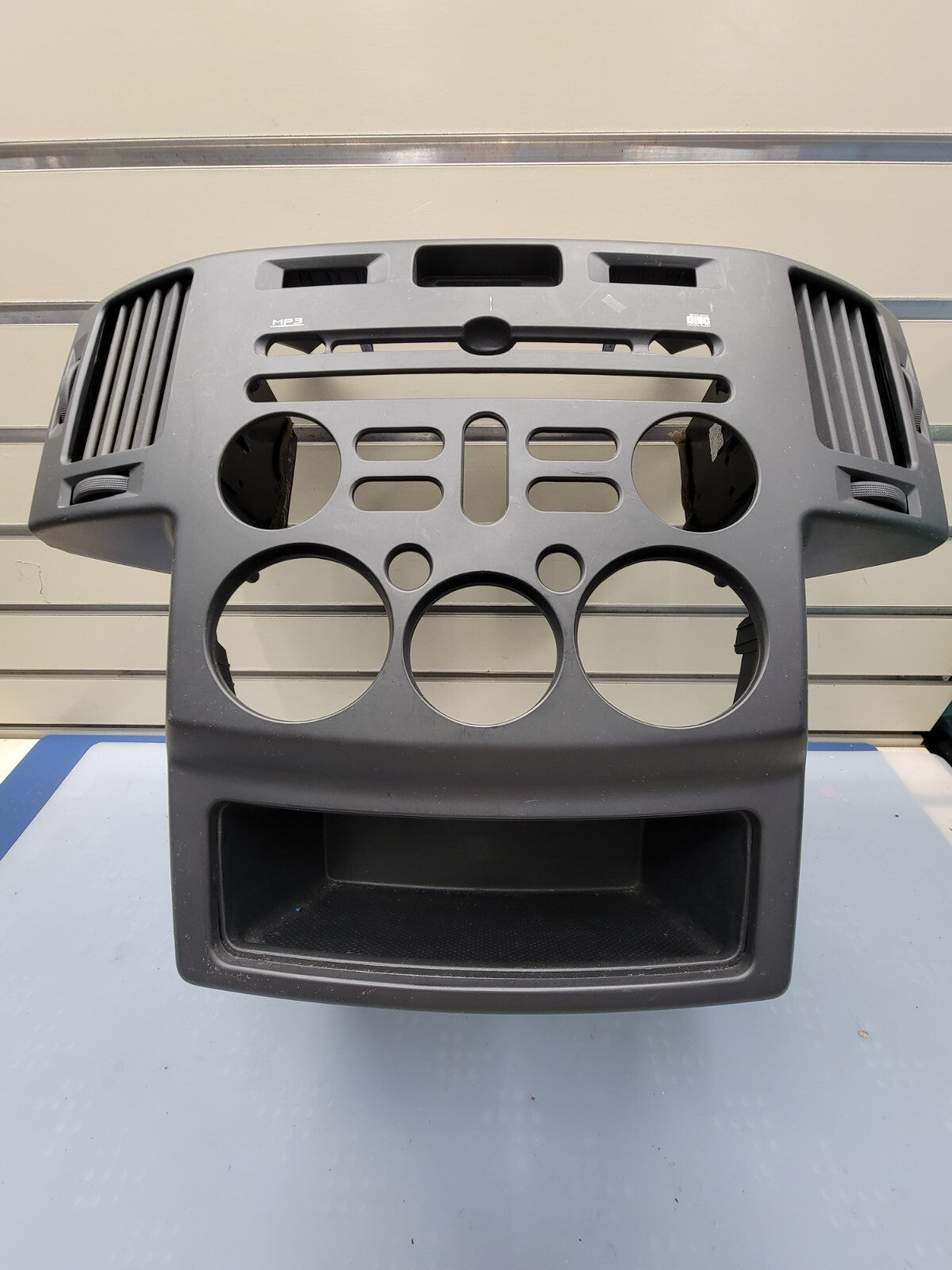 🔥2006-2008 MITSUBISHI ENDEAVOR Dash Trim Central Radio Climate Bezel Black