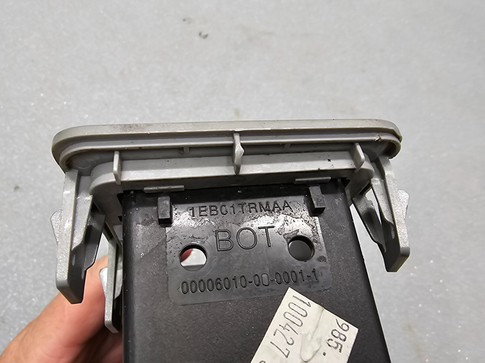 09-12 DODGE RAM A/C DASH FRONT CENTER AIR VENT OUTLET HEADLIGHT SWITCH BEZEL OEM