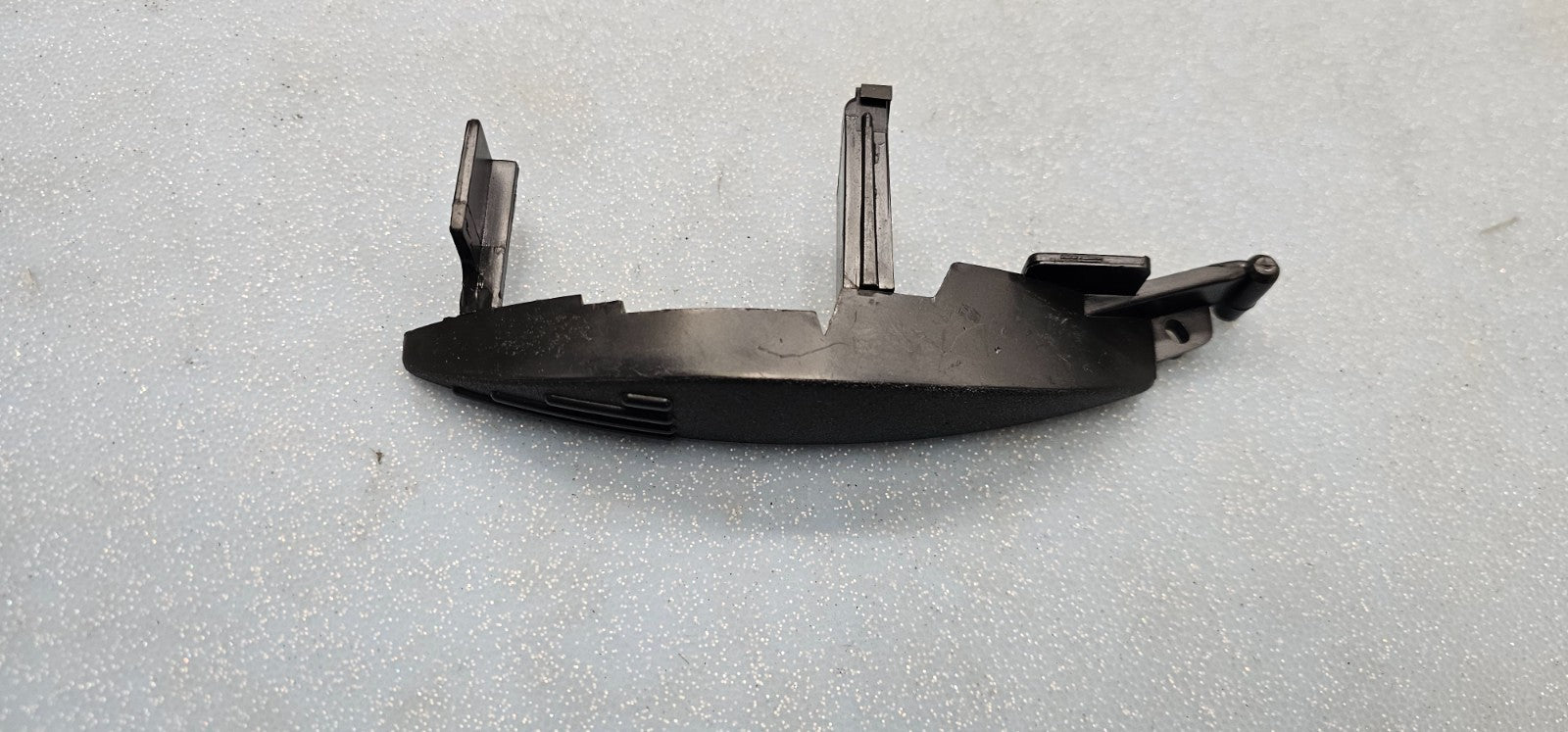 95-06 Silverado Sierra C/K 1500 2500 Center Console Jump Seat Lid Latch Assembly