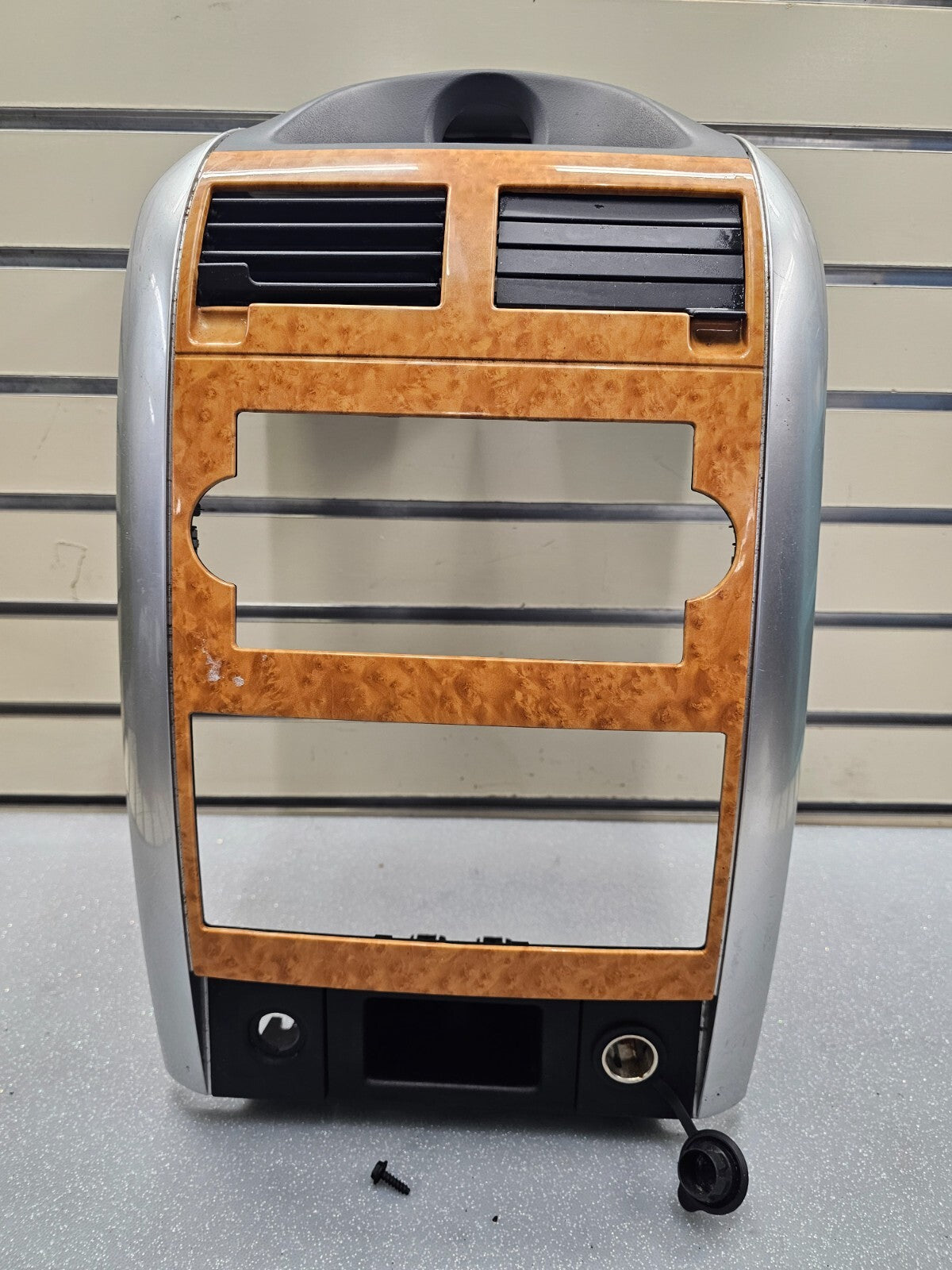 🔥04-09 DURANGO ASPEN Center Dash FM RADIO DISPLAY STEREO BEZEL TRIM PANEL WOOD