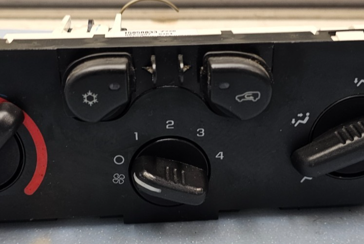 🔥04-12 Colorado Canyon Dash AC Heater Temperature Climate Control Conditioner