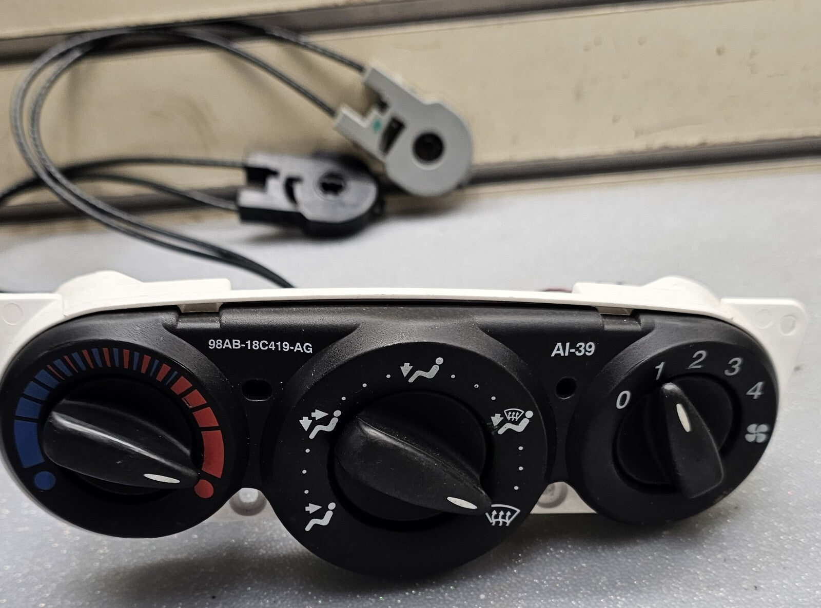 🔥00-07 Ford Focus Dash A/C Heater Climate Control Temperature W/Cables Actuator