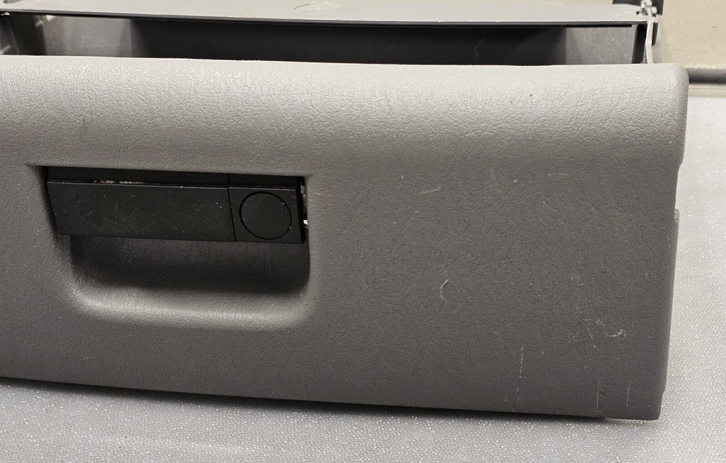 🔥01-07 CARAVAN TOWN COUNTRY DASH GLOVE BOX COMPARTMENT LID COVER ASSEMBLY GRAY