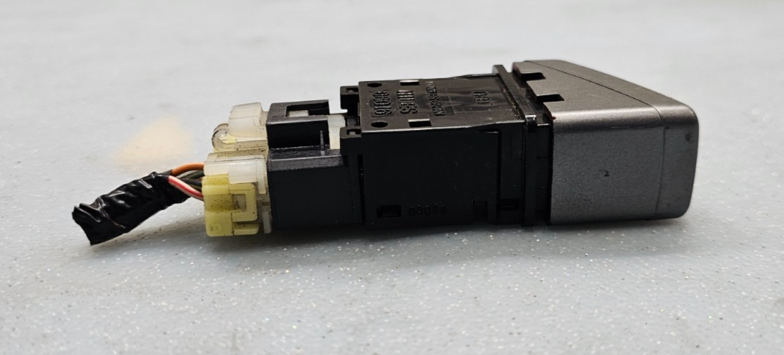 🔥00-04 Nissan Almera Maxima Hazard Warning Switch Button Silver